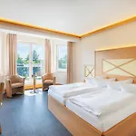 Hotel Strandhotel Seerose 4*