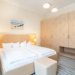 Strandhotel Seerose Hotel Kolpinsee