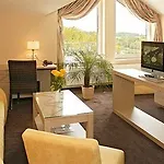 Strandhotel Seerose Otel Kolpinsee