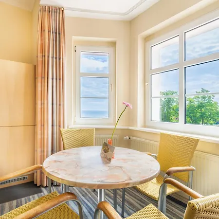 Strandhotel Seerose Hotell Kolpinsee