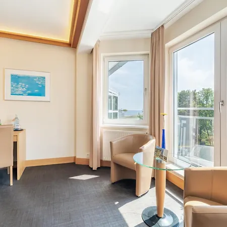 Strandhotel Seerose Hotel Kölpinsee