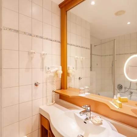 Hotell Strandhotel Seerose 4*