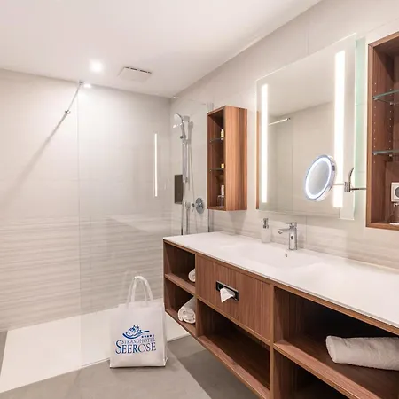 Hotell Strandhotel Seerose 4*