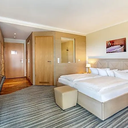 Hotel Strandhotel Seerose 4*