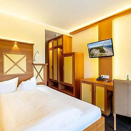 Hotel Strandhotel Seerose 4*