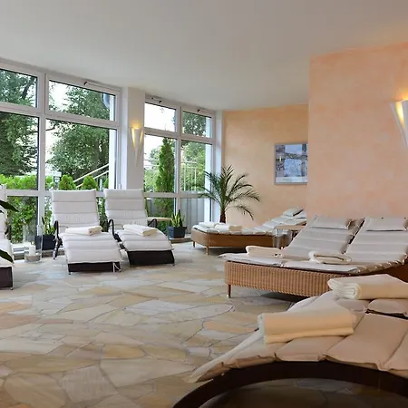 Strandhotel Seerose Kölpinsee