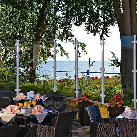 Strandhotel Seerose 4* Kölpinsee