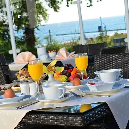 Strandhotel Seerose Hotell 4*