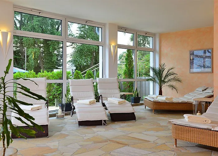 Hotel Strandhotel Seerose 4*