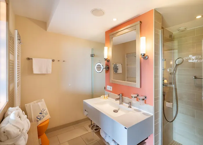 Strandhotel Seerose Hotel Ostseebad Kölpinsee